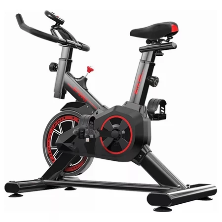 Bicicleta Profissional Spinning preta e vermelha de frente, com guidão e selim reguláveis